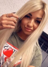 Проститутка Полиночка +7(981)758-59-09 с 1 размером груди предлагает профессиональные секс и интим услуги возле метро Пролетарская в городе Санкте-Петербург - фото 1
